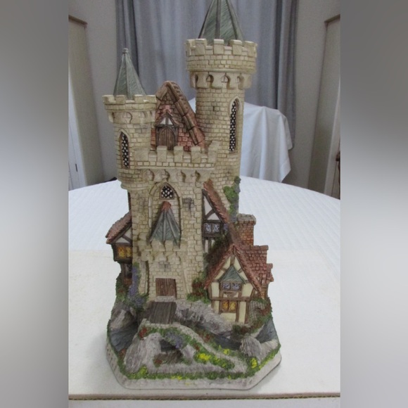 David Winter – Guardian Castle. Limited Edition - Picture 1 of 3